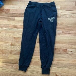 Ultra high rise black hollister sweatpants (size: medium)
